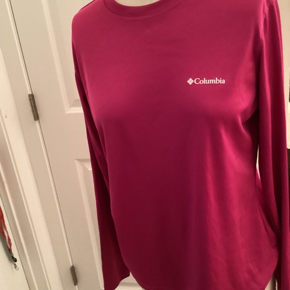 Columbia Women’s RedbLong Sleeve Top  Small/Petite - Picture 1 of 3